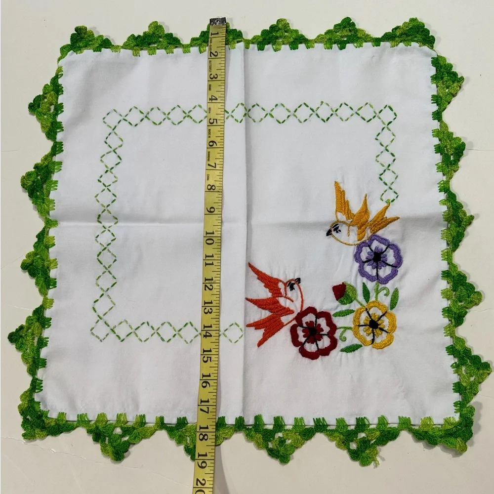 NEW Hand Made Embroidered Mexican Servilleta